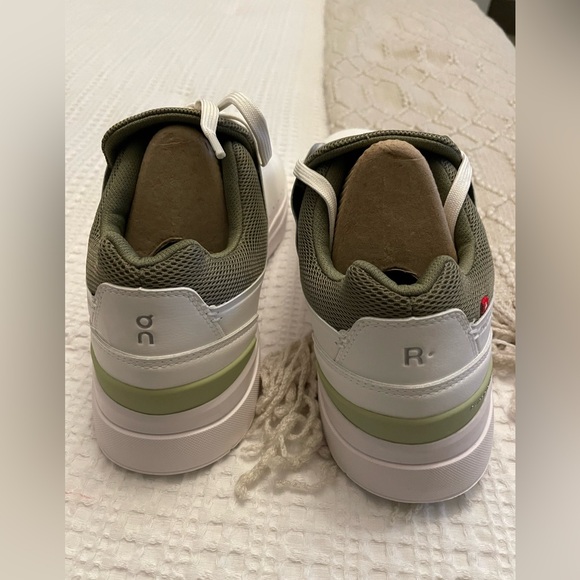 Men’s NEW On Running The Roger Advantage Sneakers 12 - Picture 3 of 7